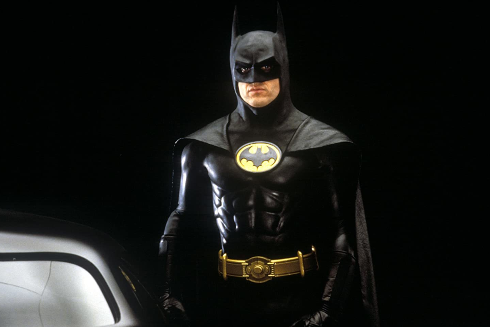 Michael Keaton tái xuất vai Batman trong Trailer The Flash